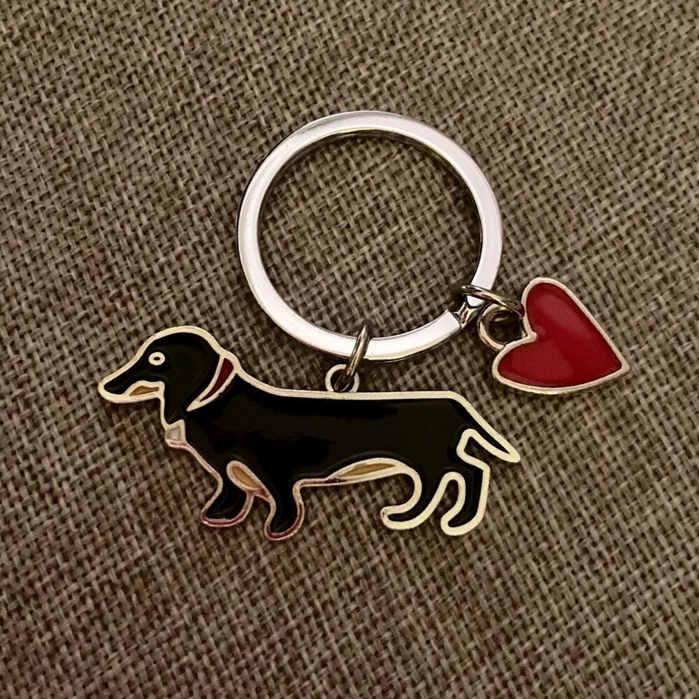 Dachshund Dog Heart Keychain - Picture 4 of 4